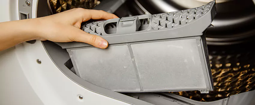 Signs Of A Clogged Dryer Lint Trap in Saratoga, California